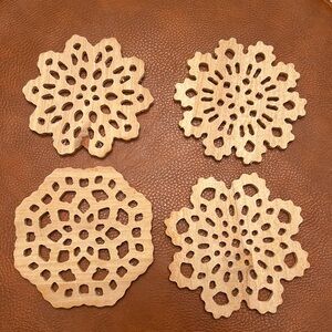 Set of 4 wood neutral coasters